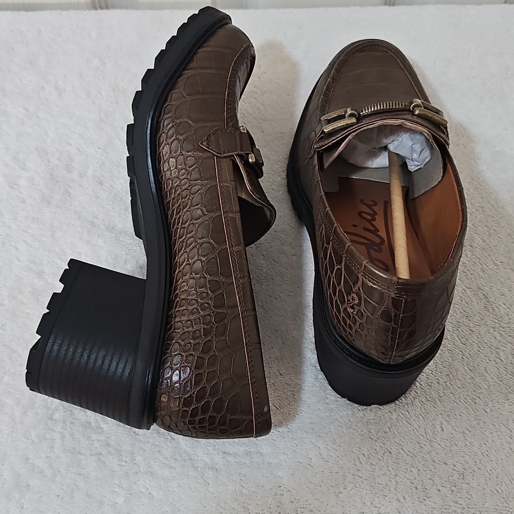 NWT Zodiac Gemma Loafer Pump w Antique Metal Bit 2 1/4" heel Caramel Croc 10M - Picture 8 of 10